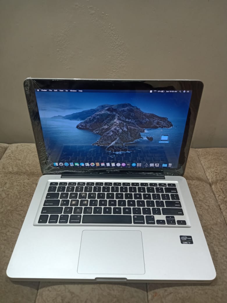 MacBook Pro 13.3 Inch Dual-Core Intel Core i7 Blacklight keyboard Awesome MacBook
